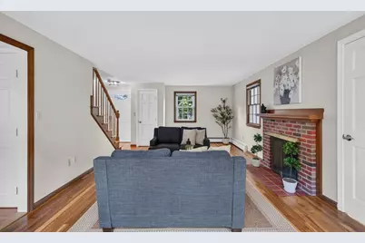 10 Hemlock Rd, Andover, MA 01810 - Photo 3