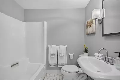 10 Hemlock Rd, Andover, MA 01810 - Photo 21