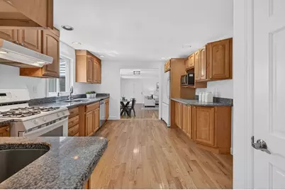 10 Hemlock Rd, Andover, MA 01810 - Photo 9