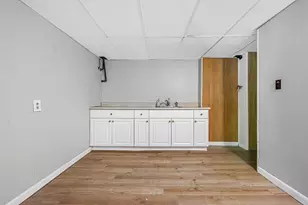 42 Iowa St, Worcester, MA 01602 - Photo 21