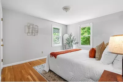 42 Iowa St, Worcester, MA 01602 - Photo 15