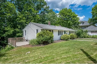 42 Iowa St, Worcester, MA 01602 - Photo 3