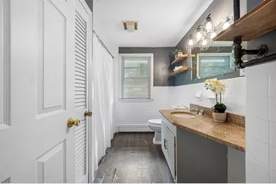 42 Iowa St, Worcester, MA 01602 - Photo 11