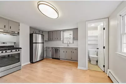 52 Auburn St, Lowell, MA 01852 - Photo 9