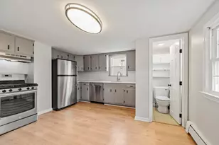 52 Auburn St, Lowell, MA 01852 - Photo 9
