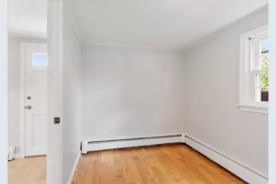 52 Auburn St, Lowell, MA 01852 - Photo 15