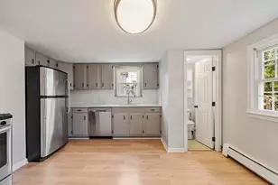 52 Auburn St, Lowell, MA 01852 - Photo 11