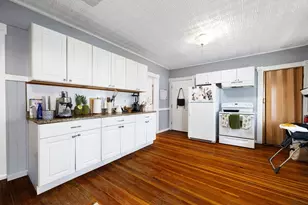 89-91 Hitchcock St, Holyoke, MA 01040 - Photo 9
