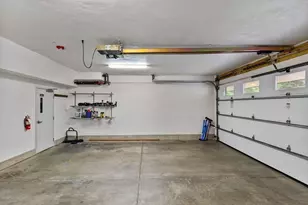 618 E 2nd St, Boston, MA 02127 - Photo 21