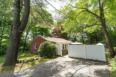 386 Pleasant St, Leicester, MA 01524 - Photo 15