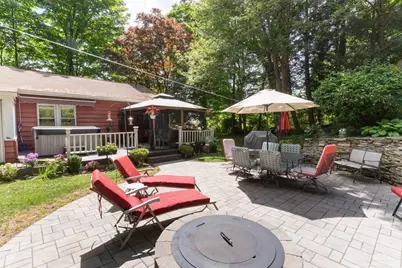 386 Pleasant St, Leicester, MA 01524 - Photo 9