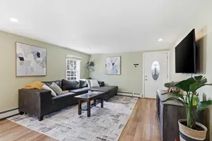 20 Milton St, Saugus, MA 01906 - Photo 5