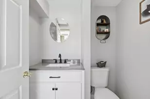 20 Milton St, Saugus, MA 01906 - Photo 9