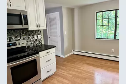 1600 Skyline Dr #6, Lowell, MA 01854 - Photo 9
