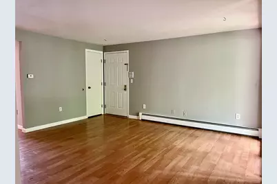 1600 Skyline Dr #6, Lowell, MA 01854 - Photo 5