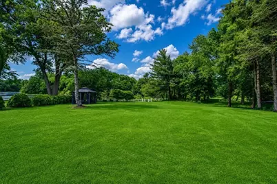 11 Sunset Dr, Easton, MA 02334 - Photo 3