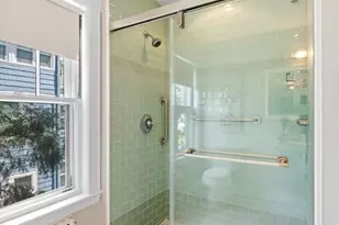 21-23 Grozier Rd, Cambridge, MA 02138 - Photo 17