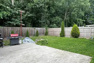 38 Bonner St, Chicopee, MA 01013 - Photo 3