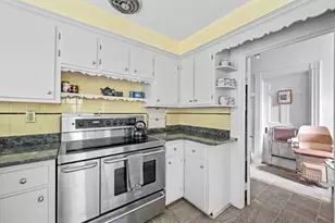 27 Oliver St, Watertown, MA 02472 - Photo 13