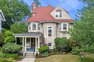 27 Oliver St, Watertown, MA 02472 - Photo 1
