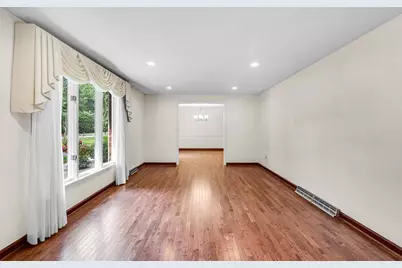 52 Wellesley Dr, Longmeadow, MA 01106 - Photo 5