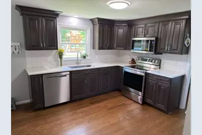 91 Pleasant St, Northborough, MA 01532 - Photo 11