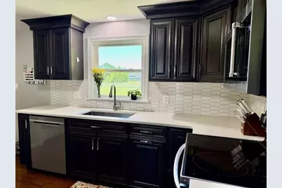 91 Pleasant St, Northborough, MA 01532 - Photo 13
