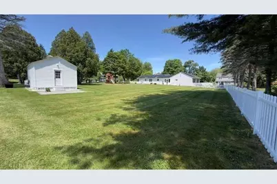 91 Pleasant St, Northborough, MA 01532 - Photo 5