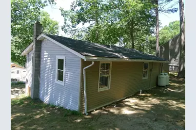 6 Cranberry Meadow Shore Rd, Charlton, MA 01507 - Photo 13