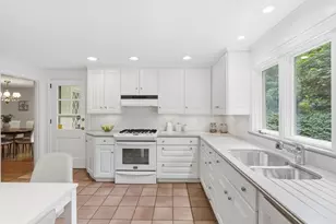 203 E Riding Dr, Carlisle, MA 01741 - Photo 3