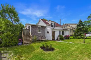 7 Wayne St, Fairhaven, MA 02719 - Photo 3