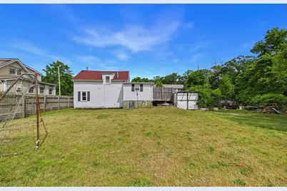 7 Wayne St, Fairhaven, MA 02719 - Photo 25