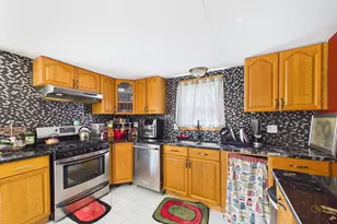 7 Wayne St, Fairhaven, MA 02719 - Photo 13