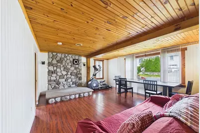 7 Wayne St, Fairhaven, MA 02719 - Photo 5