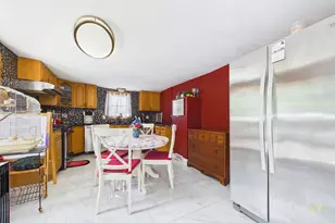 7 Wayne St, Fairhaven, MA 02719 - Photo 11
