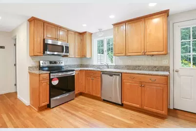 4 Ivy Circle #4, Norwood, MA 02062 - Photo 5