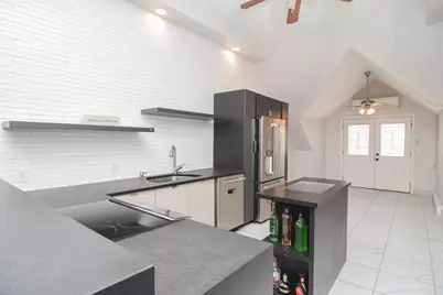 349 Beacon Street #D, Lowell, MA 01850 - Photo 5