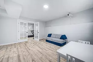 7 Cadman St, Worcester, MA 01604 - Photo 29