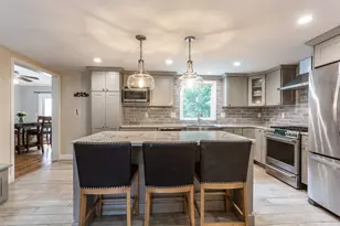 300 S St E, Raynham, MA 02767 - Photo 7