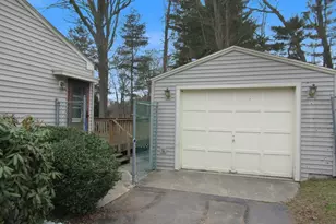 35 Tioga St, Springfield, MA 01128 - Photo 17