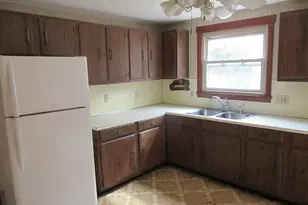 35 Tioga St, Springfield, MA 01128 - Photo 3