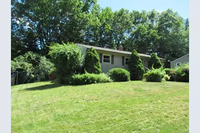 35 Tioga St, Springfield, MA 01128 - Photo 15