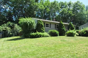 35 Tioga St, Springfield, MA 01128 - Photo 15