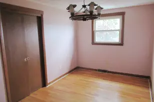 35 Tioga St, Springfield, MA 01128 - Photo 9