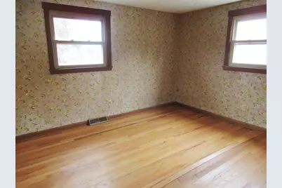 35 Tioga St, Springfield, MA 01128 - Photo 13