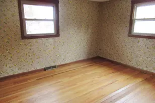 35 Tioga St, Springfield, MA 01128 - Photo 13