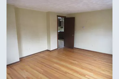 35 Tioga St, Springfield, MA 01128 - Photo 7