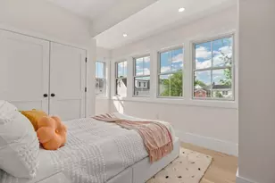326 Lowell St, Somerville, MA 02145 - Photo 9