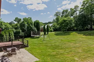 274 Strong St, Amherst, MA 01002 - Photo 33