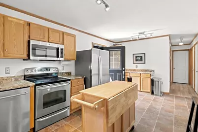 274 Strong St, Amherst, MA 01002 - Photo 5